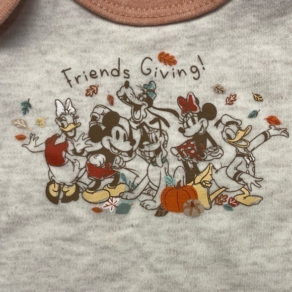 Disney Baby "Friendsgiving" Mickey Mouse & Friends Onesie in‎ Gray Size 0/3M - Picture 5 of 5